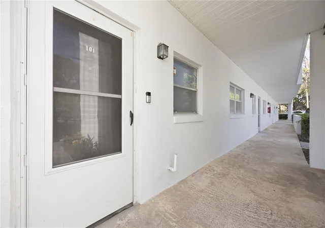 Homes for sale in Winter Haven, FL | 100 El Camino Dr #101, Winter Haven, FL 33884 | MLS# S5147114