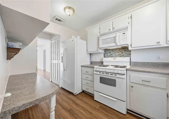 Homes for sale in Winter Haven, FL | 100 El Camino Dr #101, Winter Haven, FL 33884 | MLS# S5147114
