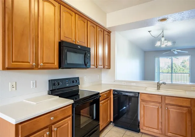 Listing Photo 5 - Condo for sale in building located at 9435 Myrtle Creek Ln, Orlando, FL 32832 - Unit #311