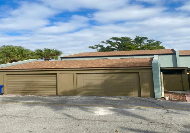 Photo 1 of Condo for sale at 2500 21st Street Nw #15, Winter Haven, FL 33881 | MLS# S5147117 | Listing updated on 2026-09-15