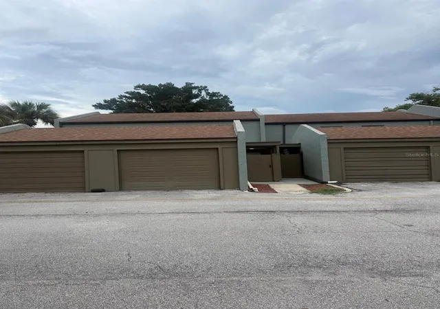 Photo 1 of Condo for sale at 2500 21st Street Nw #15, Winter Haven, FL 33881 | MLS# S5147117 | Listing updated on 2026-09-18