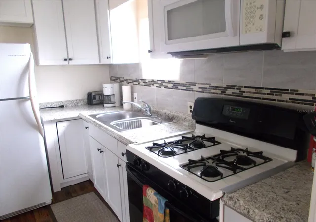 3rd image of 6821 Ocean Ct, North Port, FL 34287 | MLS# C7524291