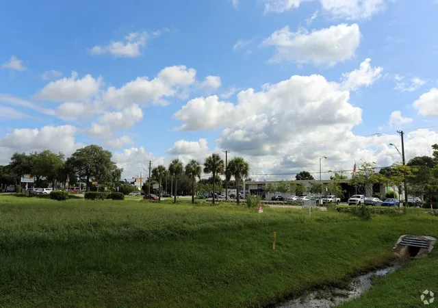 4th image of 4201 W Crest Ave, Tampa, FL 33614 | MLS# TB8493680