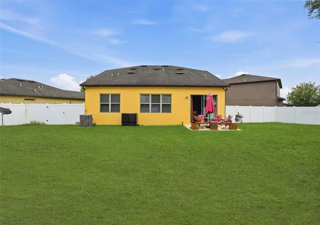 3rd image of 848 Petal Mist Ln, Brooksville, FL 34604 | MLS# W7884523