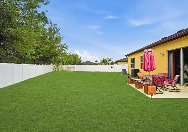 4th image of 848 Petal Mist Ln, Brooksville, FL 34604 | MLS# W7884523