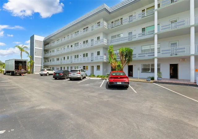 Homes for sale in Gulfport, FL | 3018 59th St S #405, Gulfport, FL 33707 | MLS# TB8493705