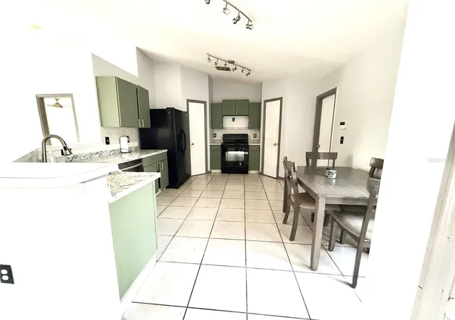 Photo 4 of Single family home for sale at 6762 Pomeroy Cir, Orlando, FL 32810 | MLS# S5147128 | Listing updated on 2026-07-30