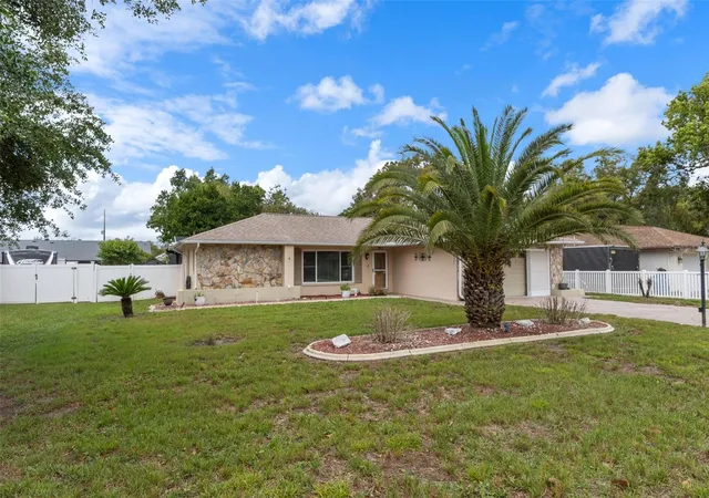 3rd image of 3217 Abeline Rd, Spring Hill, FL 34608 | MLS# W7884527
