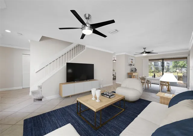 Listing Photo 5 - Condo for sale in building located at 10416 Saint Tropez Pl, Tampa, FL 33615