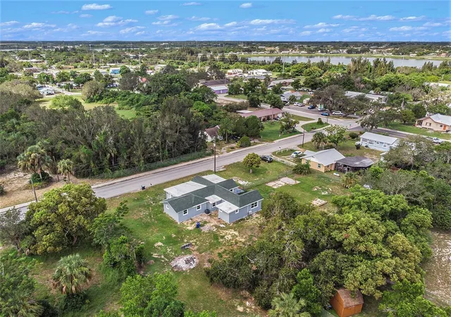 24th image of 205 E Cornell St, Avon Park, FL 33825 | MLS# S5147144