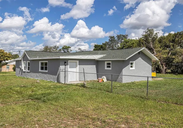 5th image of 205 E Cornell St, Avon Park, FL 33825 | MLS# S5147144