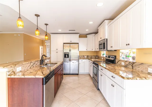 image of 3715 Sebring Pkwy, Sebring, FL 33870 | MLS# L4960818