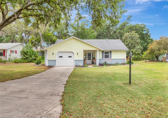 Photo 3 of Single family home for sale at 27 Gordon Ct, Leesburg, FL 34788 | MLS# G5110540 | Listing updated on 2026-10-06
