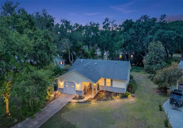 Photo 3 of Single family home for sale at 27 Gordon Ct, Leesburg, FL 34788 | MLS# G5110540 | Listing updated on 2026-10-06