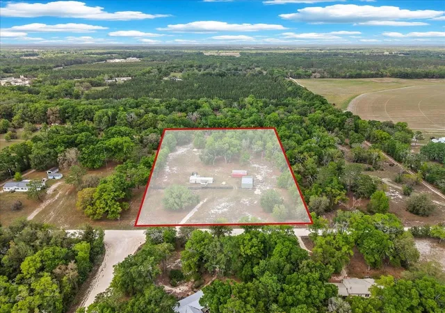 Homes for sale in Bell, FL | 3100 Nw 20Th St, Bell, FL 32619 | MLS# GC539141