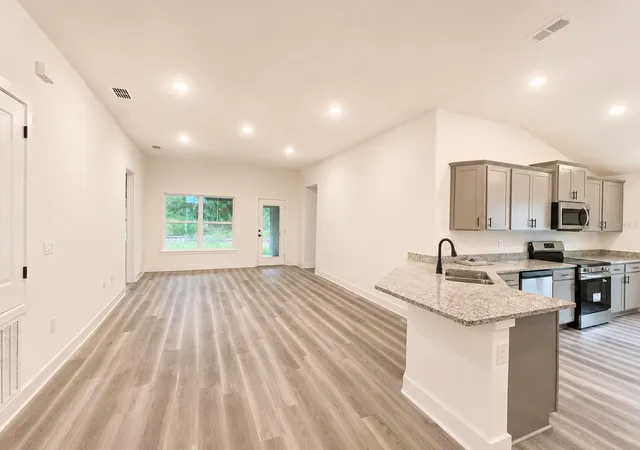 Photo 4 of Single family home for sale at 12984 Kent Bradley St, Dade City, FL 33525 | MLS# TB8493817 | Listing updated on 2026-09-20