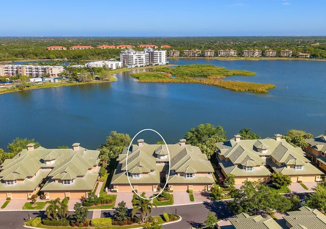 Listing Photo 5 - Condo for sale in building located at 6427 Moorings Pt Cir, Bradenton, FL 34202 - Unit #101