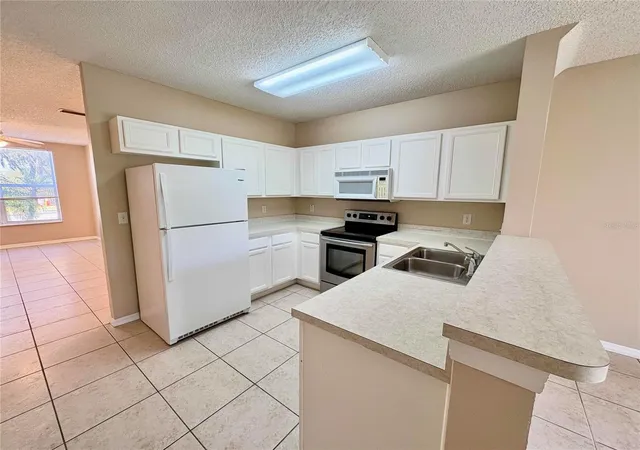 Photo 3 of Sale Pending at 6002 Osprey Lake Cir, Riverview, FL 33578 | MLS# TB8493861 | Listing updated on 2026-04-21