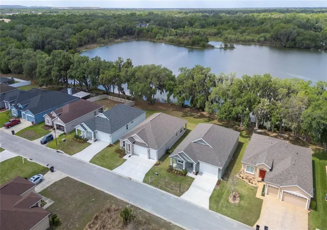 Homes for sale in Mulberry, FL | 4537 Fairway Oaks Dr, Mulberry, FL 33860 | MLS# L4960823