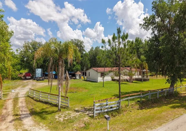 Photo 3 of Manufactured home for sale at 3604 Cork Rd, Plant City, FL 33565 | MLS# TB8493874 | Listing updated on 2026-07-22