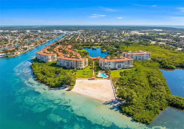 Listing Photo 4 - Condo for sale in building located at 4780 Dolphin Cay Ln S, St. Petersburg, FL 33711 - Unit #109