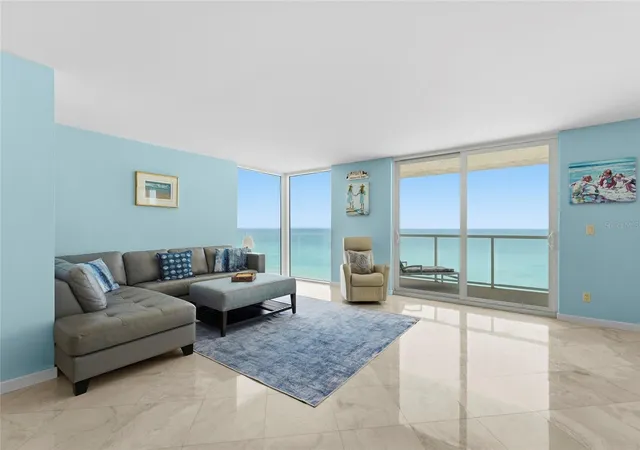 Homes for sale in Longboat Key, FL | 2425 Gulf Of Mexico Dr, Longboat Key, FL 34228
