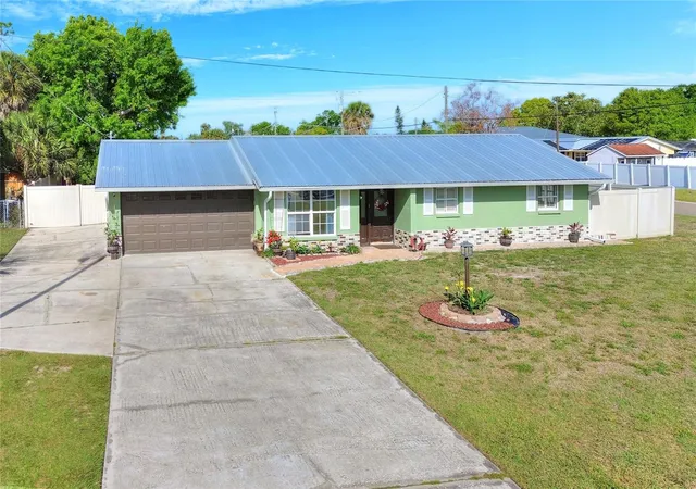 Photo 2 of Single family home for sale at 6108 Fairway Blvd, Apollo Beach, FL 33572 | MLS# L4960829 | Listing updated on 2026-04-09