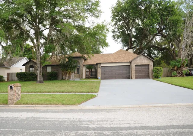 2nd image of 2106 Whitlock Pl, Dover, FL 33527 | MLS# TB8493968