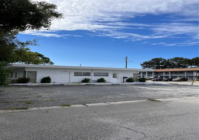 Photo 2 of Multi family home for sale at 612 S Lincoln Ave, Clearwater, FL 33756 | MLS# TB8493976 | Listing updated on 2026-10-03