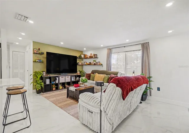 Photo 4 of Single family home for sale at 73 Cardinal Dr, North Fort Myers, FL 33917 | MLS# V4948332 | Listing updated on 2026-09-19