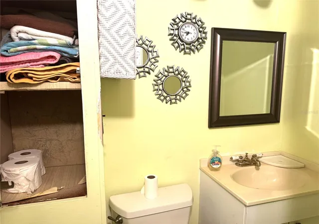 17th image of 254 Southwinds Dr, Sarasota, FL 34231 | MLS# A4688832