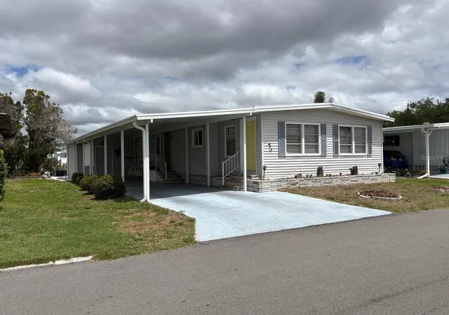 2nd image of 413 Cervina Dr N, Venice, FL 34285 | MLS# N6143753