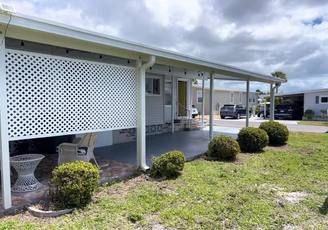 3rd image of 413 Cervina Dr N, Venice, FL 34285 | MLS# N6143753