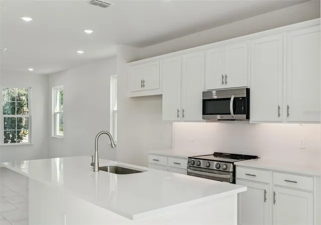 5th image of 4283 Darby Ct, Eustis, FL 32736 | MLS# W7884553