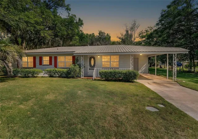 Photo 1 of Single family home for sale at 432 Nw 2nd Avenue, Williston, FL 32696 | MLS# TB8494037 | Listing updated on 2026-08-11