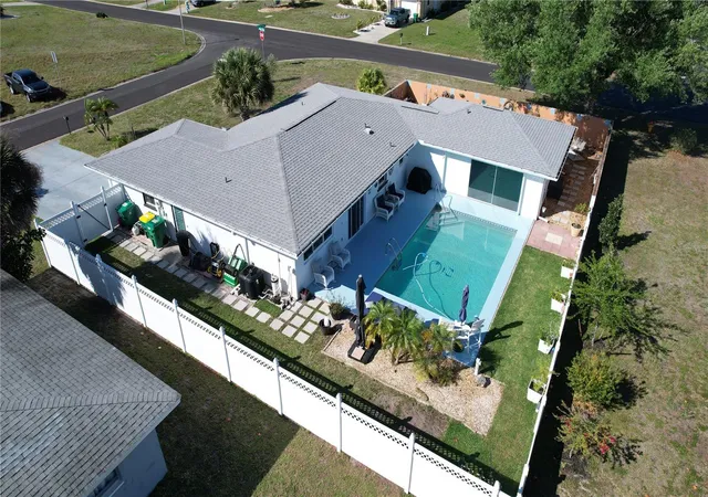 2nd image of 2 Golfview Rd, Rotonda West, FL 33947 | MLS# D6146900