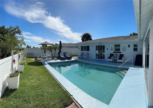 4th image of 2 Golfview Rd, Rotonda West, FL 33947 | MLS# D6146900