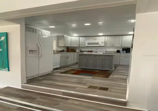 4th image of 5247 Alpaca Dr, Weeki Wachee, FL 34607 | MLS# P4938343