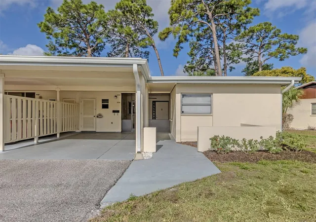 2nd image of 6108 Green View Dr #143, Sarasota, FL 34231 | MLS# N6143757