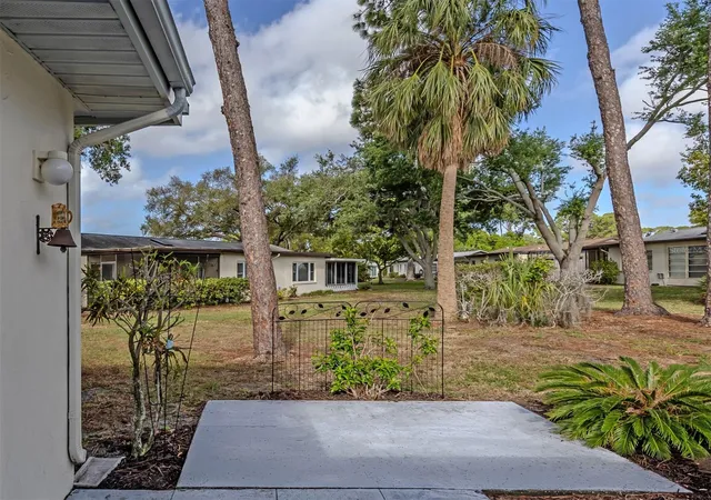 5th image of 6108 Green View Dr #143, Sarasota, FL 34231 | MLS# N6143757