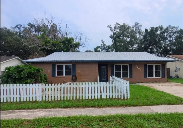 Photo 1 of Single family home for sale at 5203 Presidential St, Seffner, FL 33584 | MLS# TB8494128 | Listing updated on 2026-09-25