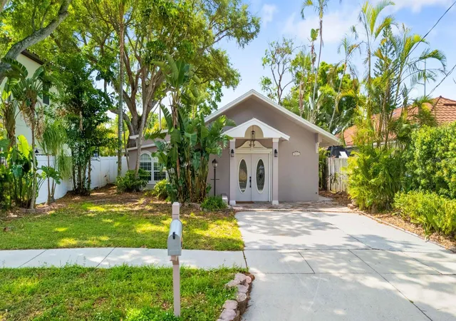 2nd image of 3414 W Wallcraft Ave, Tampa, FL 33611 | MLS# TB8494132