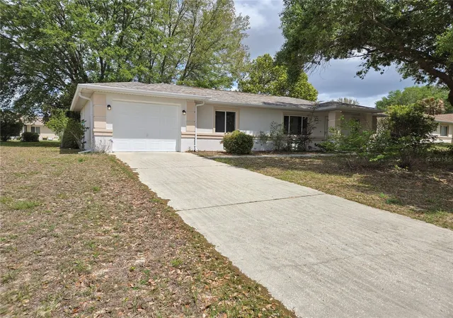 Photo 1 of Single family home for sale at 6121 Sw 103rd Loop, Ocala, FL 34476 | MLS# OM722192 | Listing updated on 2026-09-26