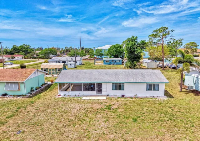 2nd image of 2870 9th St, Englewood, FL 34224 | MLS# D6146903
