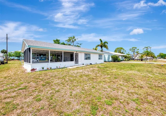 Photo 2 of Single family home for sale at 2870 9th Street, Englewood, FL 34224 | MLS# D6146903 | Listing updated on 2026-10-23