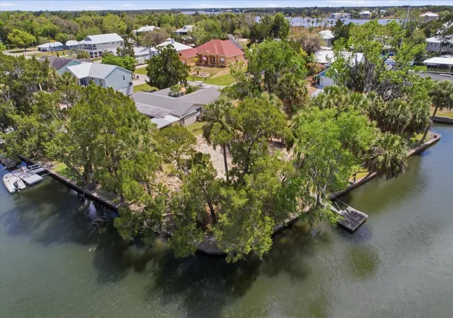 2nd image of 1941 Nw 16th St, Crystal River, FL 34428 | MLS# TB8494168