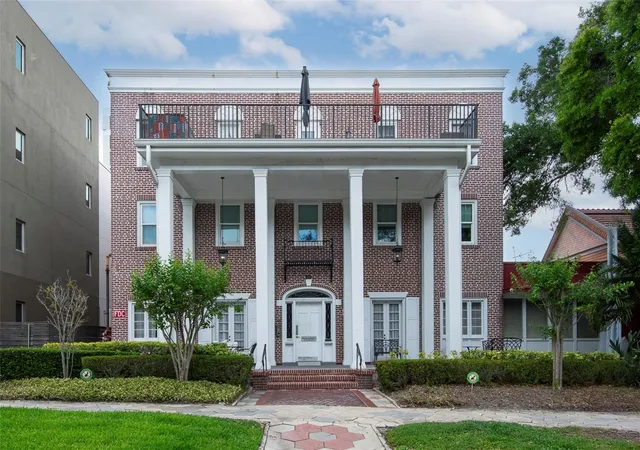 Photo 1 of Condo for sale at 219 4th Avenue N #202, Saint Petersburg, FL 33701 | MLS# TB8494186 | Listing updated on 2026-10-02