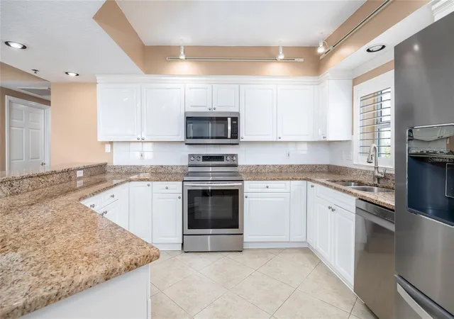 Listing Photo 5 - Condo for sale in building located at 5300 S Atlantic Ave, NEW SMYRNA BEACH, FL 32169 - Unit #6-207