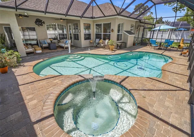 2nd image of 21 Woodshire Ln, Palm Coast, FL 32164 | MLS# FC317490