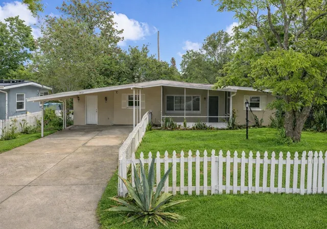 Photo 2 of Single family home for sale at 1712 Tallahassee Dr, Daytona Beach, FL 32117 | MLS# V4948345 | Listing updated on 2026-10-05